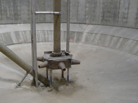 mixing and aeration of small sloped bottom tank with suction taken from the lowest point in tank